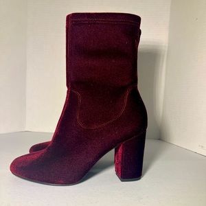 NEW Kenneth Cole New York's Alyssa velvet  booties